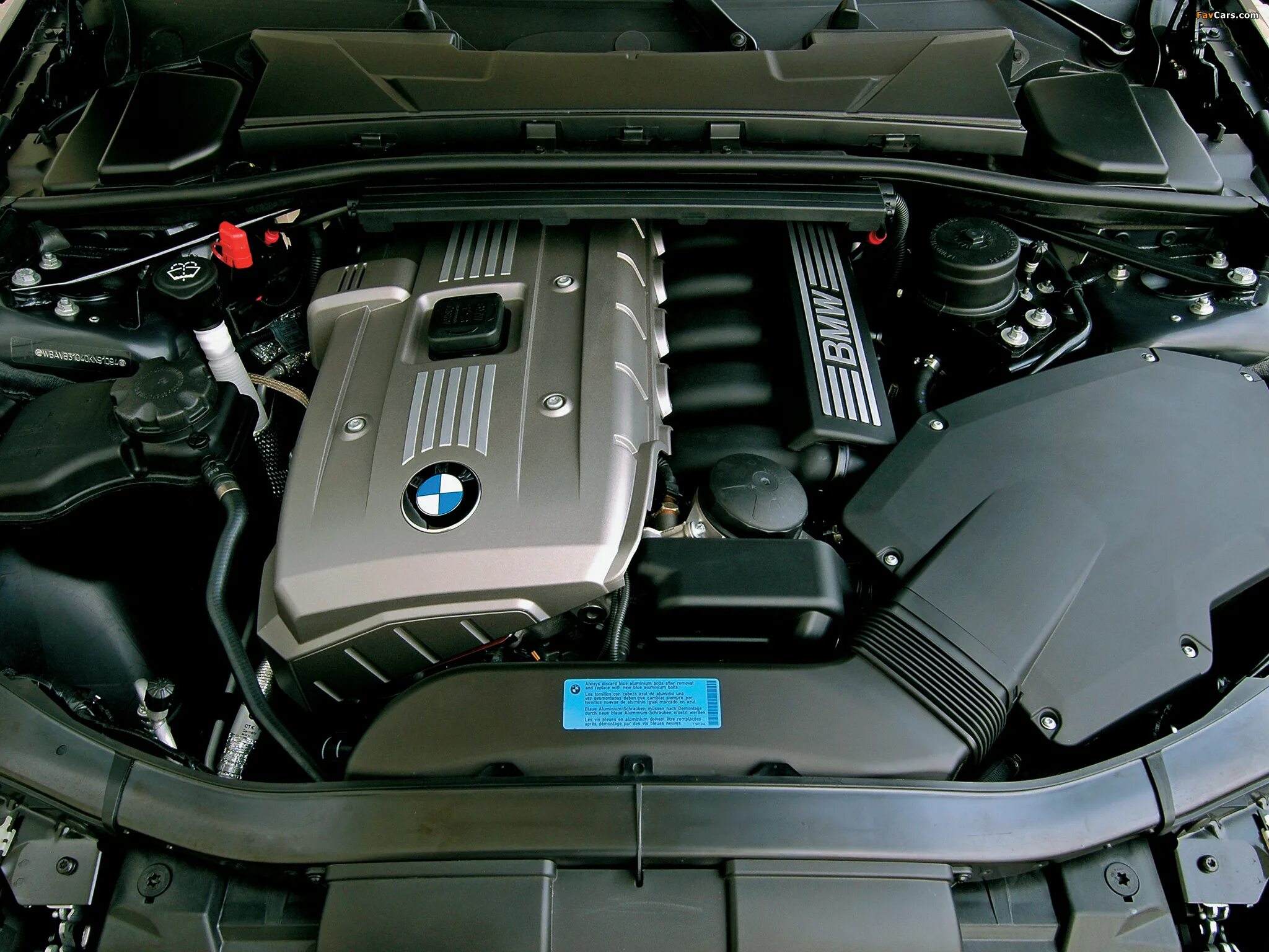 Е60 какие моторы. Мотор BMW e90 325. BMW 330i мотор. BMW 330 e90 мотор. BMW e46 мотор n52.