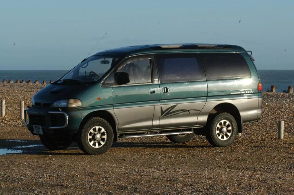 Митсубиси делика бу купить. Мицубиси Делика 90. Mitsubishi Delica 4x4 2000. Митсубиси Делика 4. Митсубиси Делика 4х4 1996.