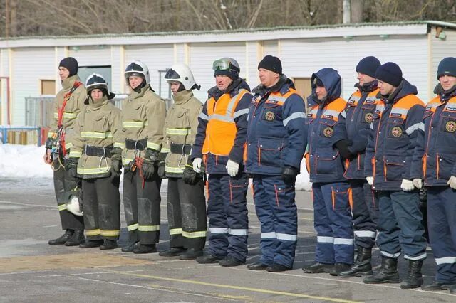 Курский автотехнический колледж МЧС. Автотехнический колледж Курск волокно. Курский автотехнический колледж специальности. Команда МЧС.