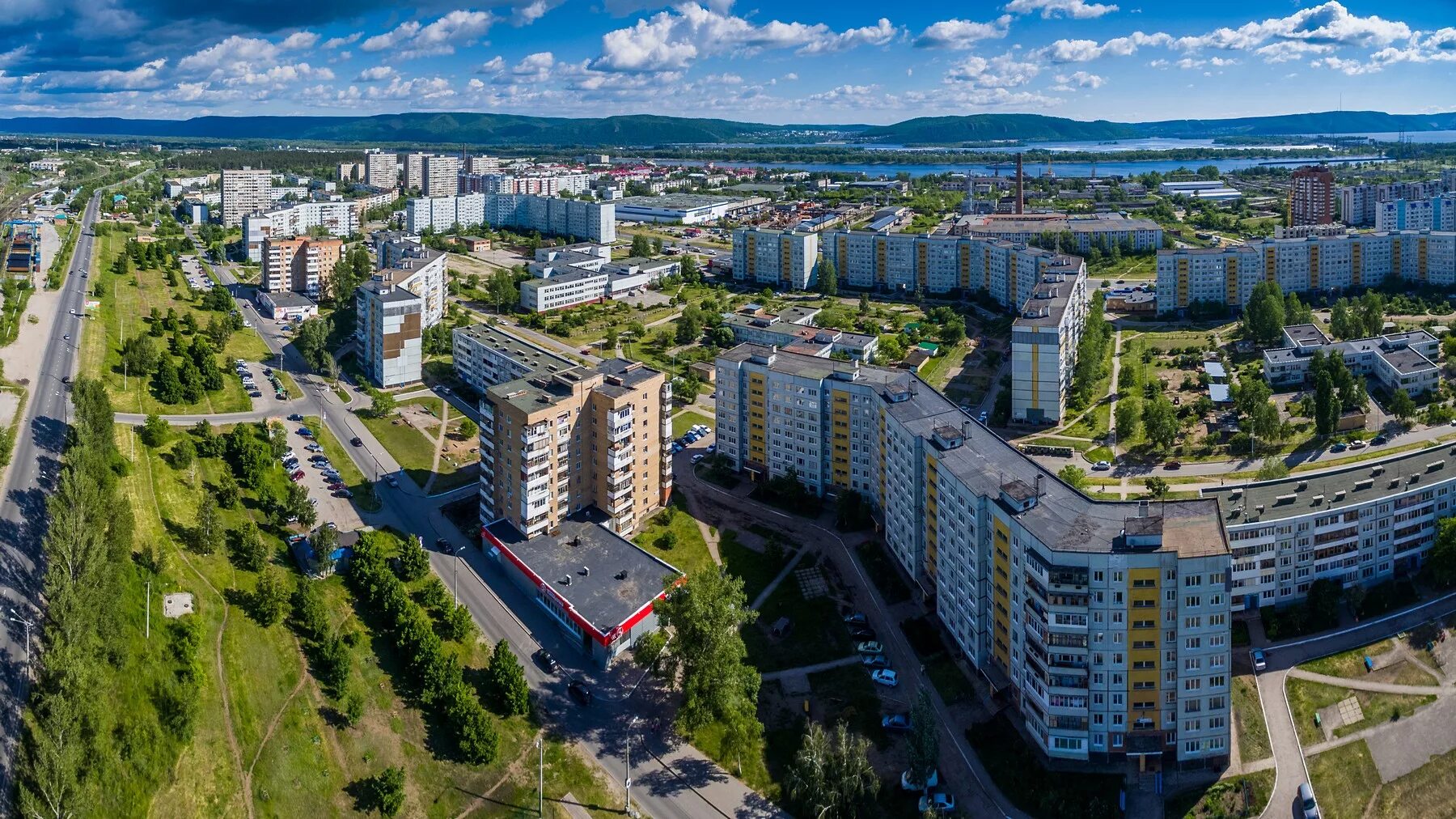 Библиотека гайдара лесной. Маленький город лесной. Лесной свердловская область библиотека. Лес в городе рыбинск. Протвино архитектура.