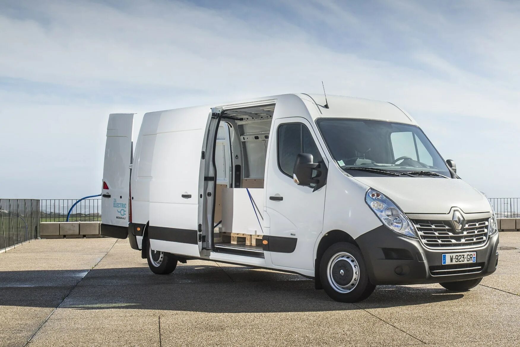 Renault Master. Рено мастер грузовой фургон 2020. Renault Master 2023.