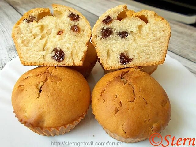 постные кексы с изюмом. апельсиновый кекс с изюмом. маффины с голубикой. кекс из тыквы. кукурузный кекс.