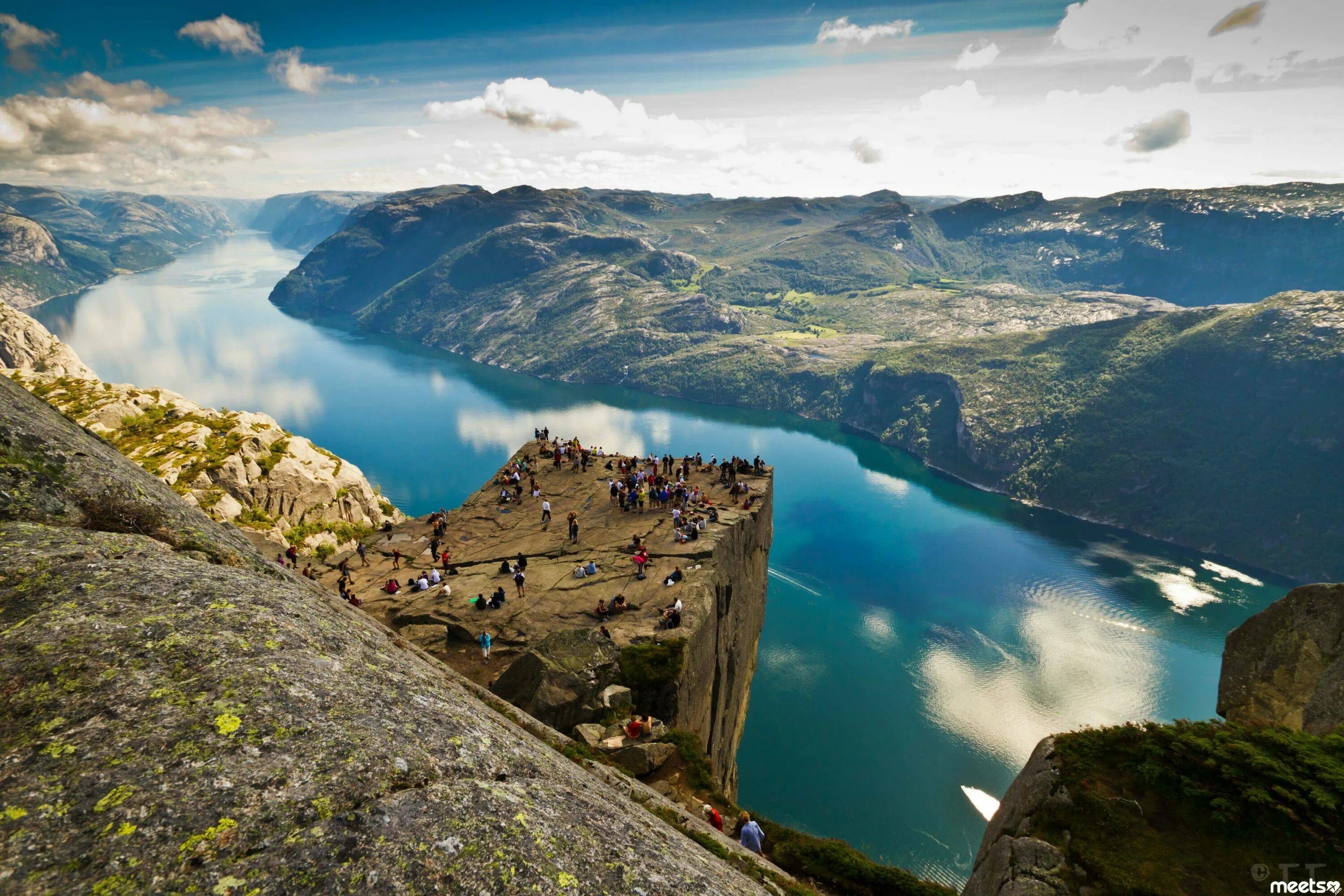 Скала троллтунга (норвегия). Гора скьеггедаль норвегия. Фьорды норвегии язык тролля. Зиплайн черногория каньон. Самый захватывающий.