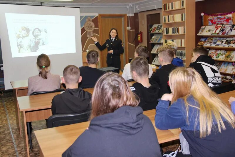 Колледж бытового сервиса Кострома. УМВД Костромская область. Сотрудники полиции г. нея Костромской области.