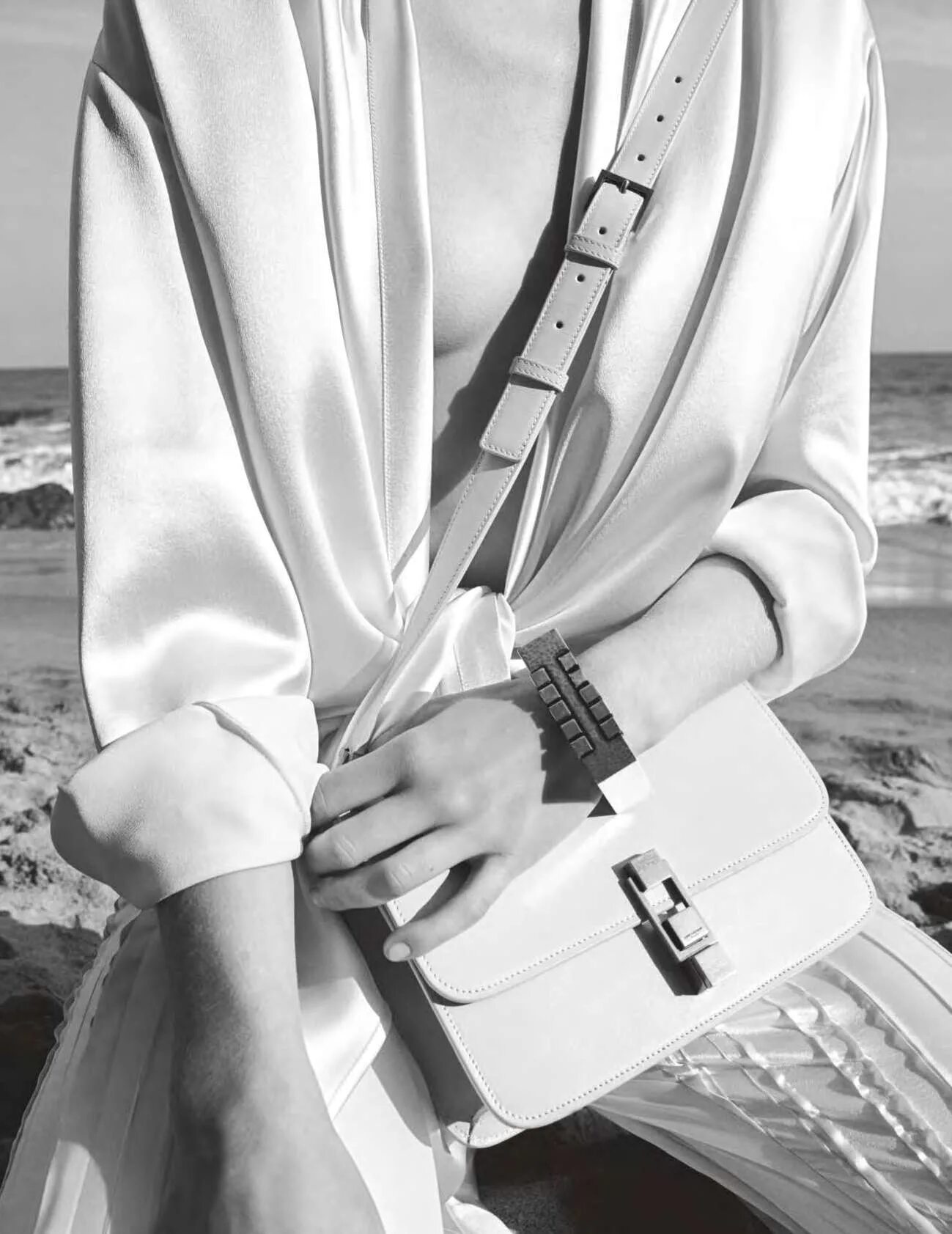 S laurent. Сен лоран эстетика. carre ив сен лоран. saint laurent spring 2025. ysl campaign.