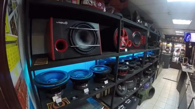 Самый громкий магазин. Дизайн магазина автозвука. Swat car audio автомобили. Фон для карточки товара автозук. Футболка swat car audio.