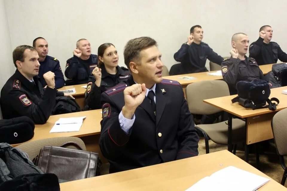 Полиция глухих. Следователь учебные заведения. Полиция на языке глухих. Колледж полиции в Орле.