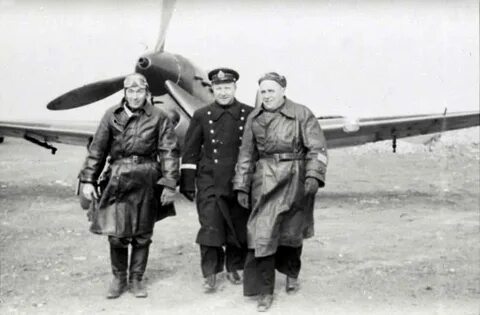 Летчик бомбардировщик военноначальник вторично удостоенный