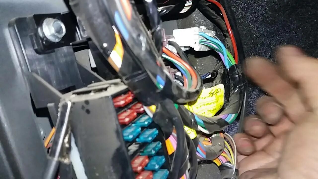 Схема габаритов рено логан 1. Не работает ближний свет и габариты. Не работает ближний свет и габариты. Mitsubishi паджеро 2 реле света фар. Реле ближнего света фар 2112.