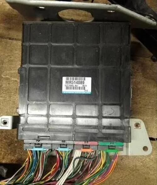 Митсубиси монтеро блок тормозной. Блок управления бензонасосом паджеро спорт 1. Блок управления акпп mitsubishi pajero 1. Блок управления двигателем мицубиси паджеро спорт 1. Блок управления центральным замком pajero-sport 2008.