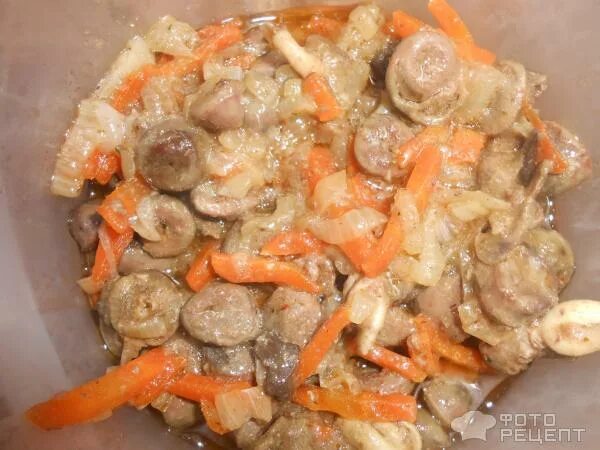 Куриные сердечки с морковкой. Куриные сердечки с луком и морковью. куриные сердечки на сковороде с луком и морковью. сердечки куриные тушеные с луком и морковью. сердечки тушеные с луком и морковью.