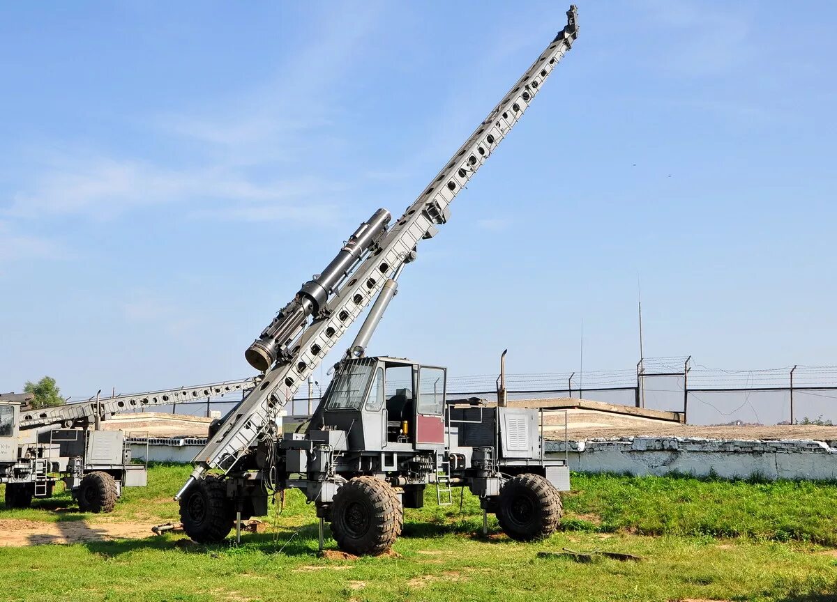 копер для забивки свай машина. дизельный молот для забивки свай. Junttan classic pm28. машинист копра сваебойная машина. сваебойный агрегат (погружение свай l-14м) птс.