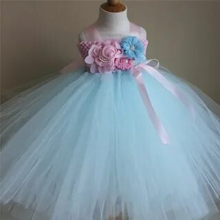 Пышное платье из фатина для девочки