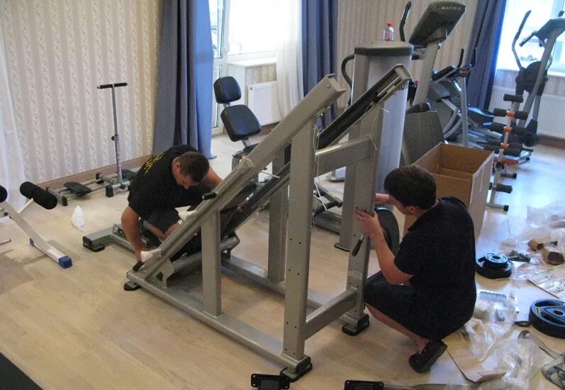 сборка спортивных тренажеров. тренажер неисправен. склад тренажеров. ремонт тренажеров. ремонт спортивных тренажеров.