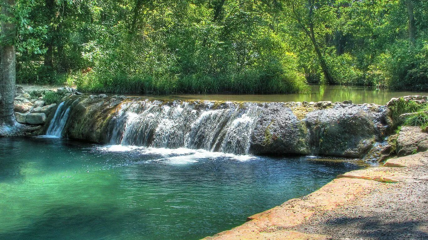 Водопад Самцвера. Водопад травертин. Samcveras chanchqeri Zestafoni. Sulphur Springs Arkansas.