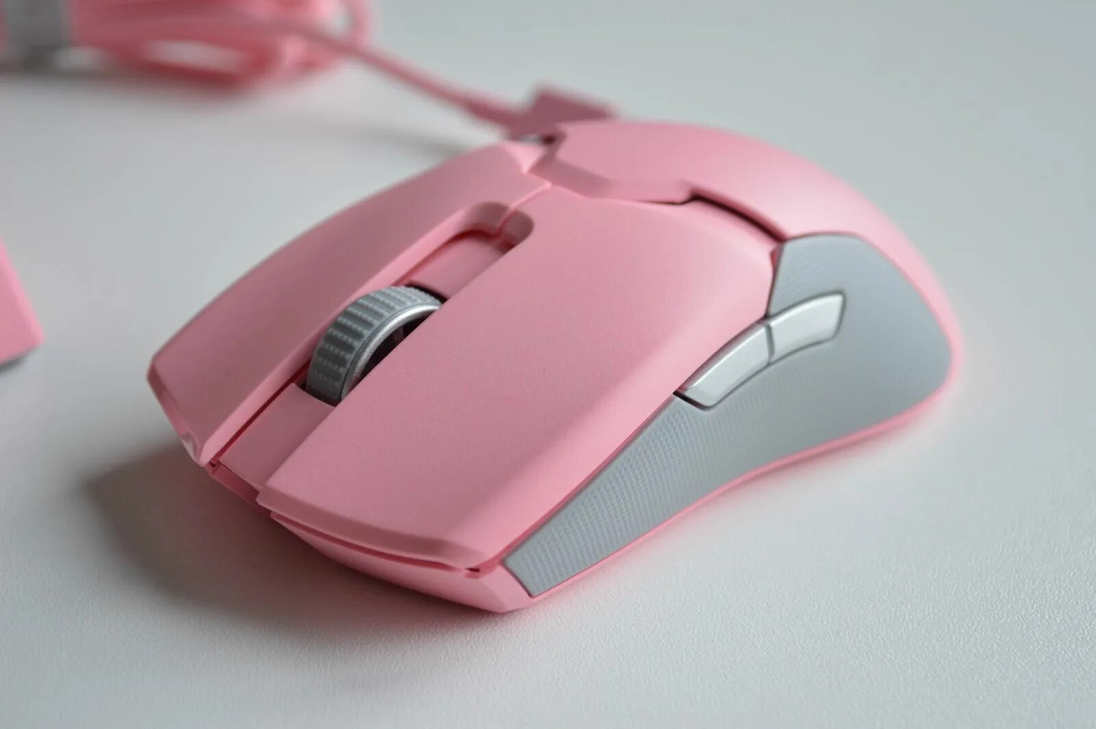 Мышь 2021 года. Razer Viper Ultimate Pink. Razer Viper Ultimate Quartz. Мышка рейзер розовая. Razer Viper Ultimate розовая.