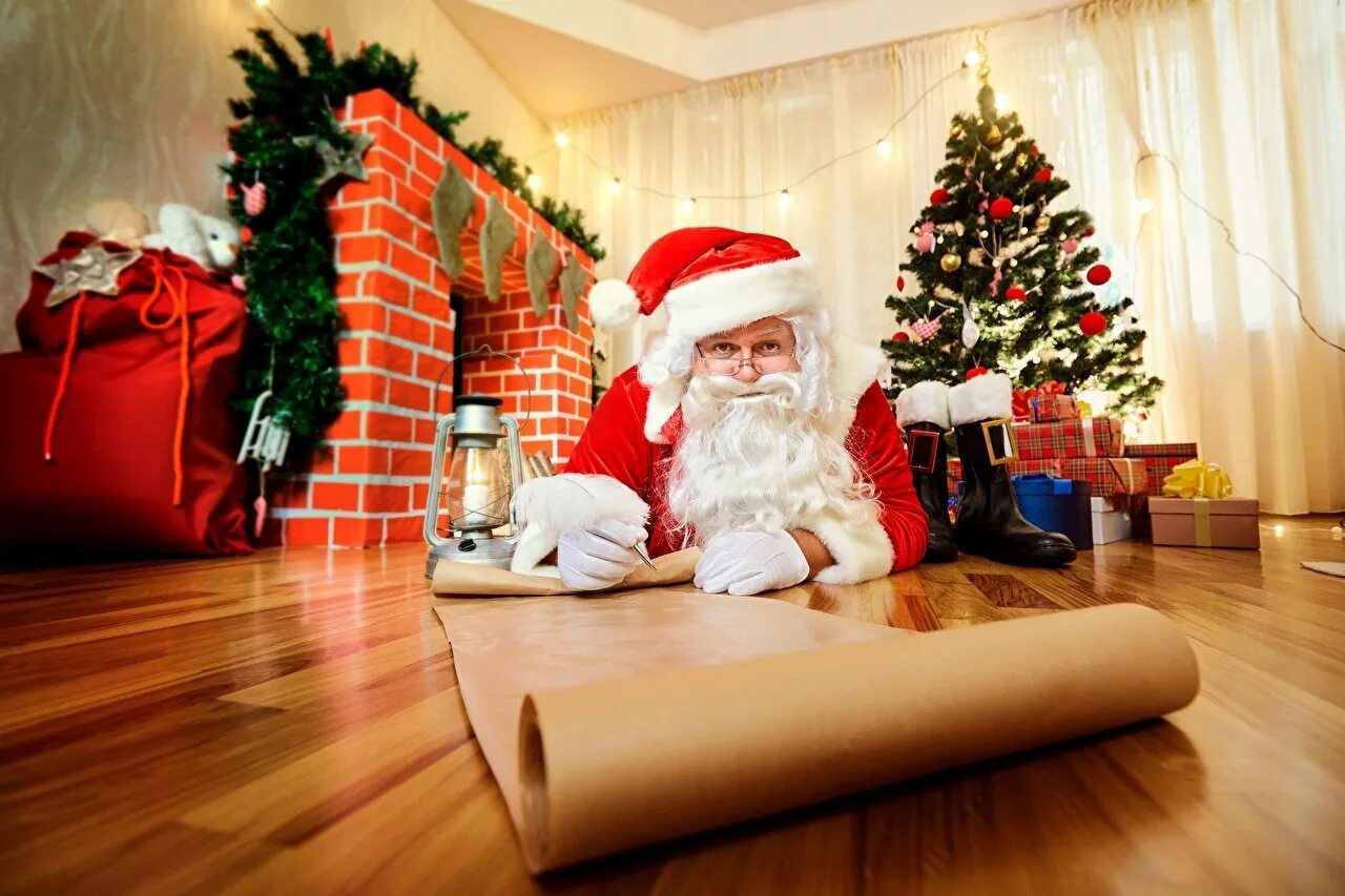 Снять деда мороза. Подарки Деда Мороза. Новогодняя елка и дед Мороз. Новый год (праздник).