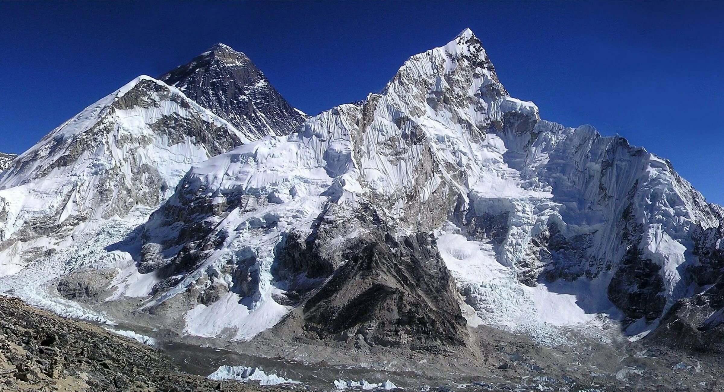 Самая высокая горная страна в мире. Гора Эверест. Нупцзе гора. Горы Гималаи. Стена Лхоцзе Эверест.