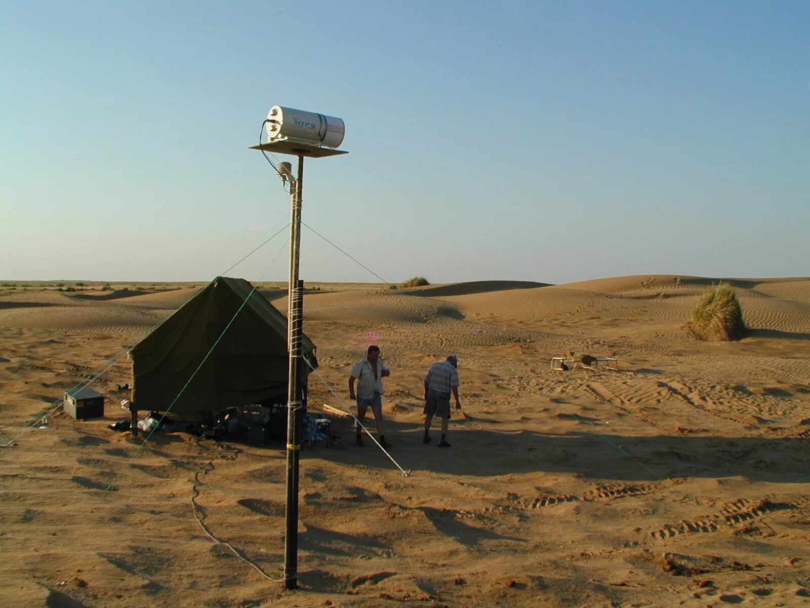 екатеринбург марсианская пустыня. пустынная станция. Mars desert research station. азс в пустыне. американская бензоколонка в пустыне.