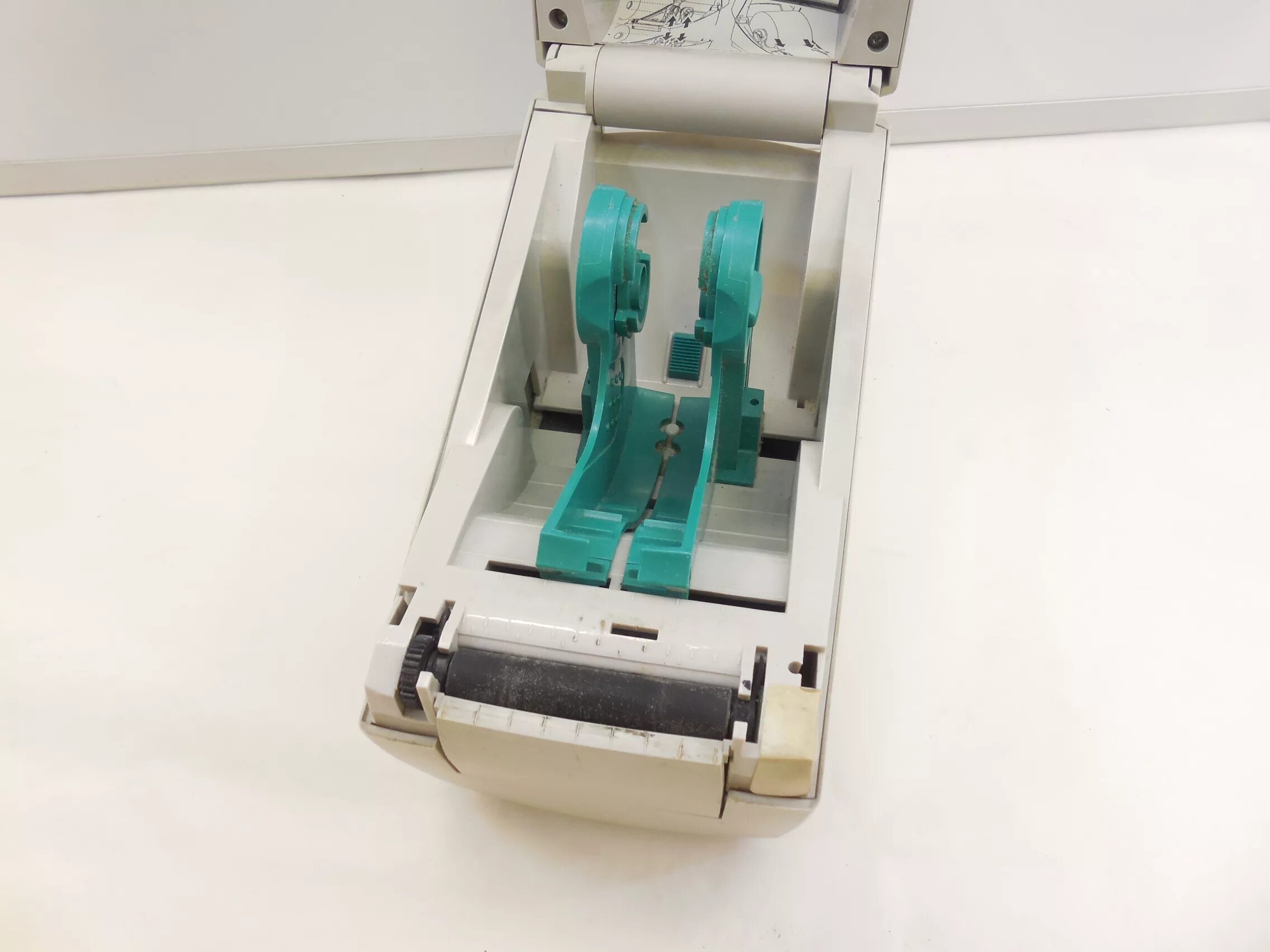 Zebra tlp 2824 plus. Принтер zebra lp 2824. Принтер zebra 2824. Принтер этикеток zebra lp 2824 plus. Термопринтер zebra 2824.