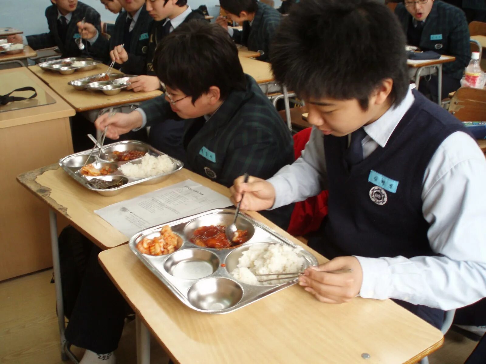 Средняя школа Кваным в Корее. Школы Южной Кореи старшая школа. Ученики в Корее. Школьники в Корее. Корейская старшая школа