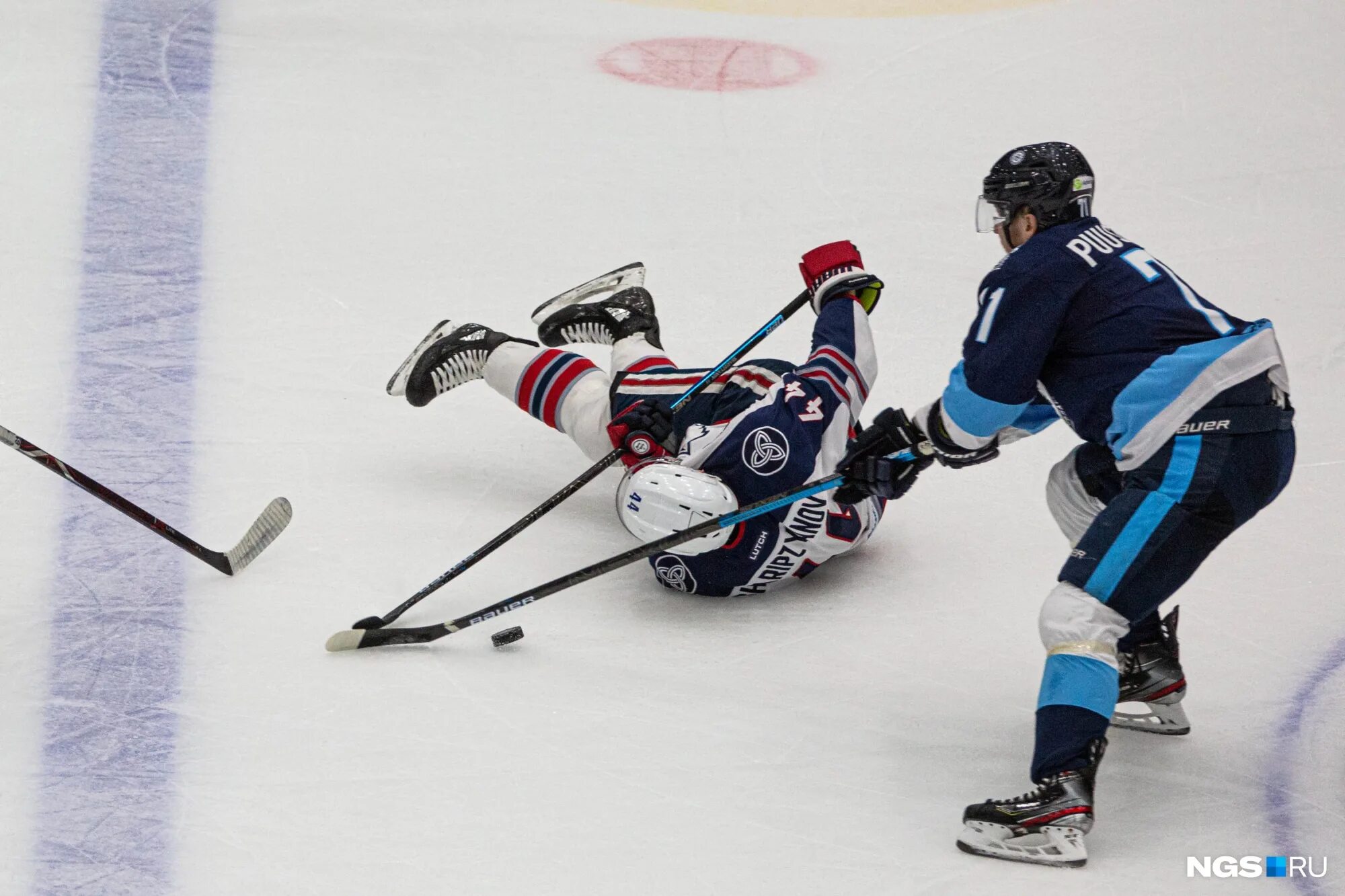 2020 енисей нефтехимик. 09 09 2021 нефтехимик сибирь. Счет игры сибирь нефтехимик. Хоккей сибирь южный урал. Нефтехимик сибирь счет.