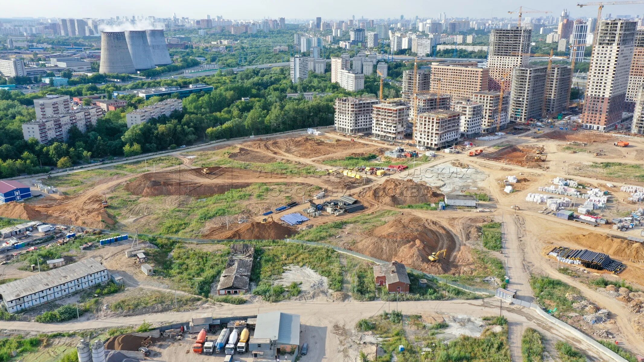 Недвижимость строительство в москве. Стройка москва. виды москвы. строительство в москве. строительство домов в москве.