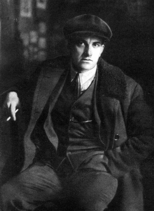 Маяковский. Владимир Маяковский. Владимир Владимирович Маяковский (1893—1930). Владимир Маяковский 1920. Владимир Маяковский в молодости.