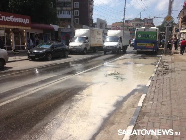 Энгельс автобус 284б. Улица Тулупная в Саратове. Автобус 279 Энгельс. Авария Энгельс маршрутка.