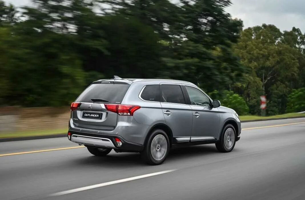 Mitsubishi outlander полный