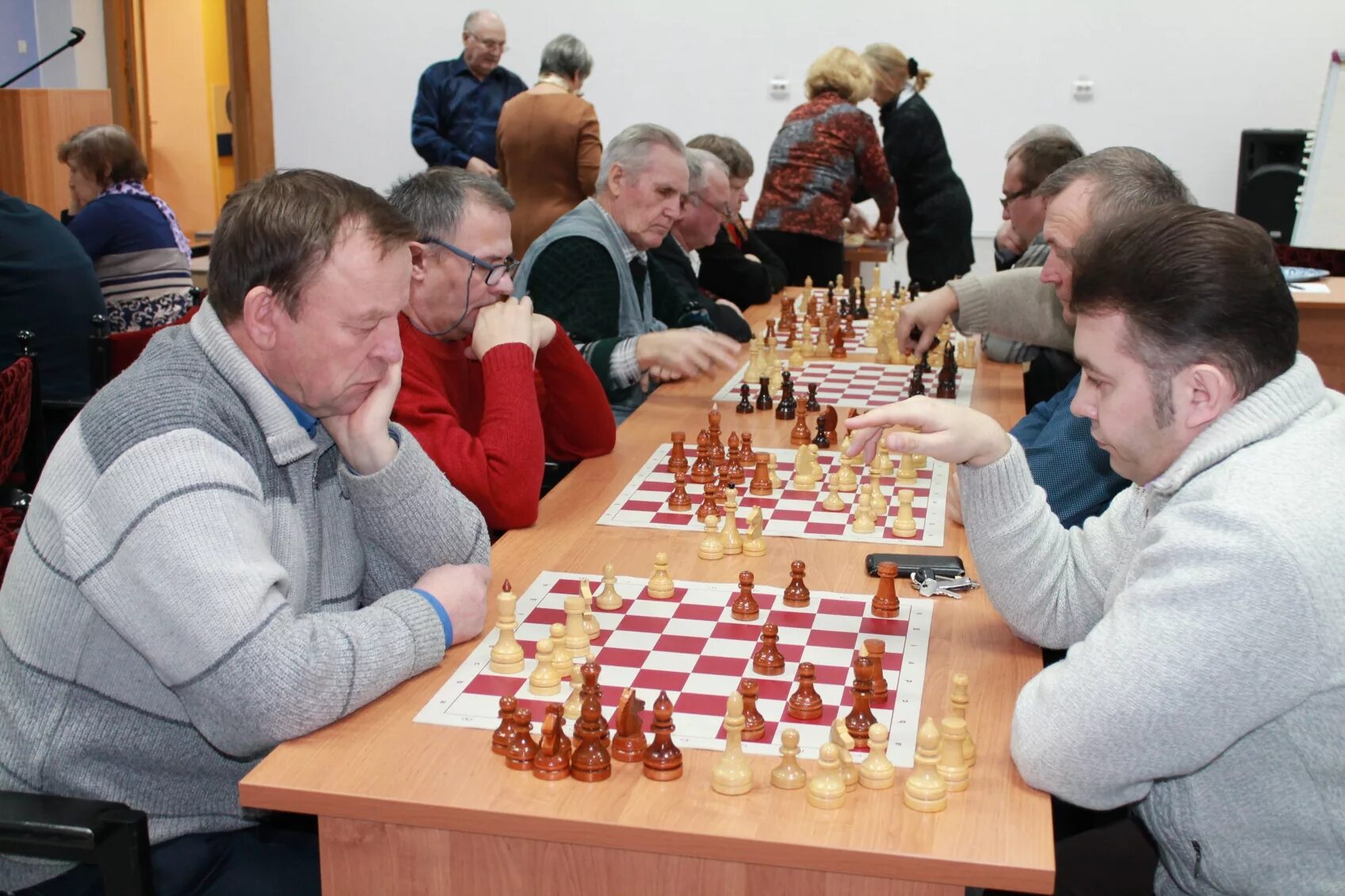 Шахматы спорт. Шахматные баталии игра. Джалалян нелли шахматы. Шахматы последнее. Бобров чемпион шахматы.