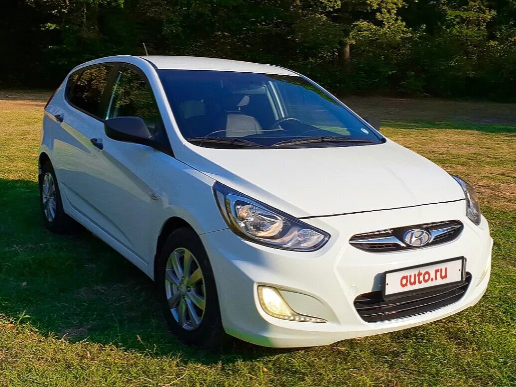 Hyundai solaris 2014 хэтчбек. хендай солярис хэтчбек красный. хендай хэтчбек 2014. Hyundai solaris hatchback 2014.