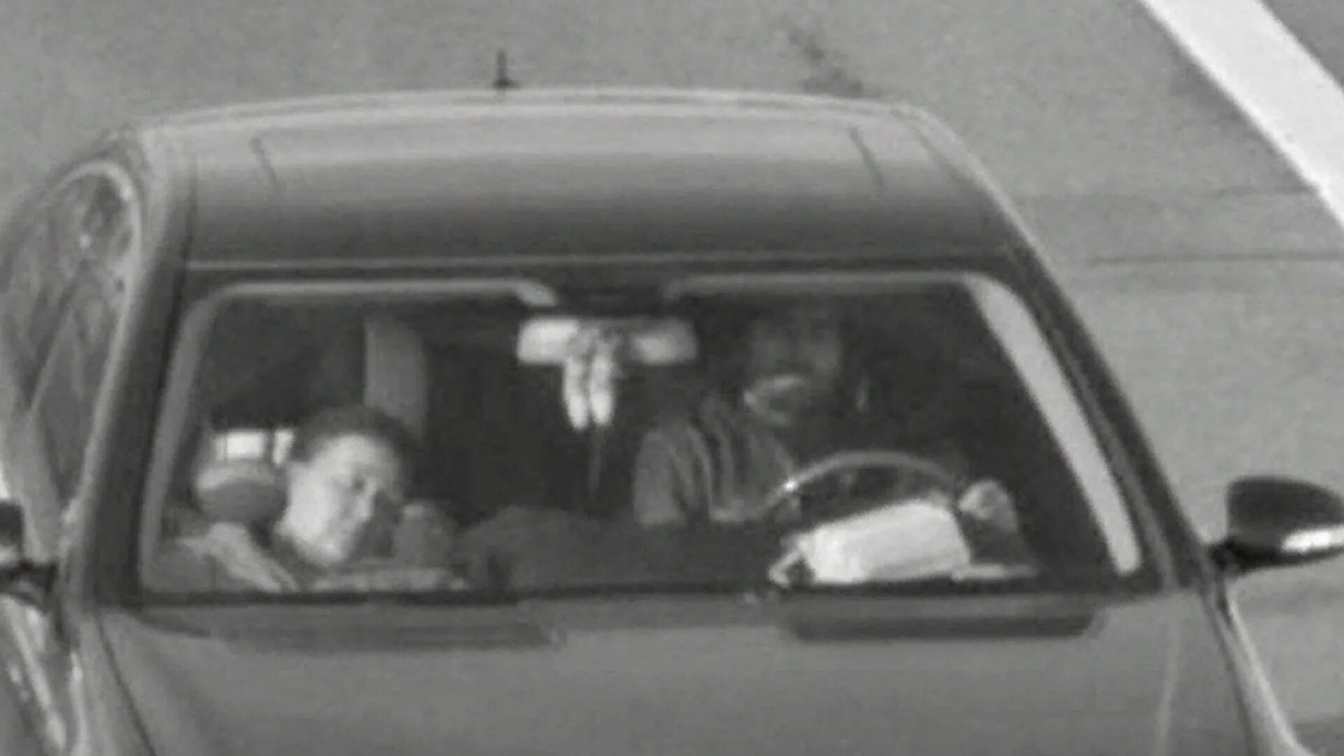 Она всех угнала в свой город. Заворотнюк анастасия 2022 последние. Она всех угнала в свой город. Модели кабриолетов. Pontiac grand ville в фильме мираж.