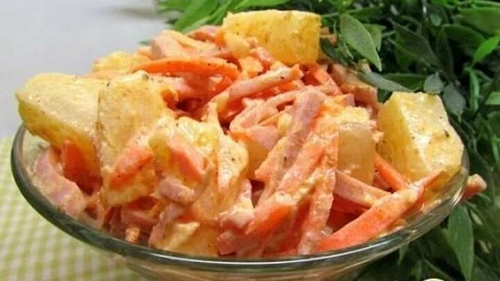Салат с ананасом и ветчиной. Салат с морковью и творогом. Салат с ананасами и чипсами. Салат из моркови с чесноком и грецким орехом. Тыква в блендере.
