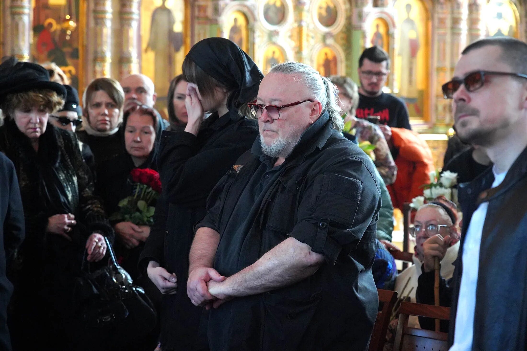 Зайцев похоронен. Сын Зайцева Вячеслава. Кладбище в Москве знаменитостей. Церемония прощания Зайцева.