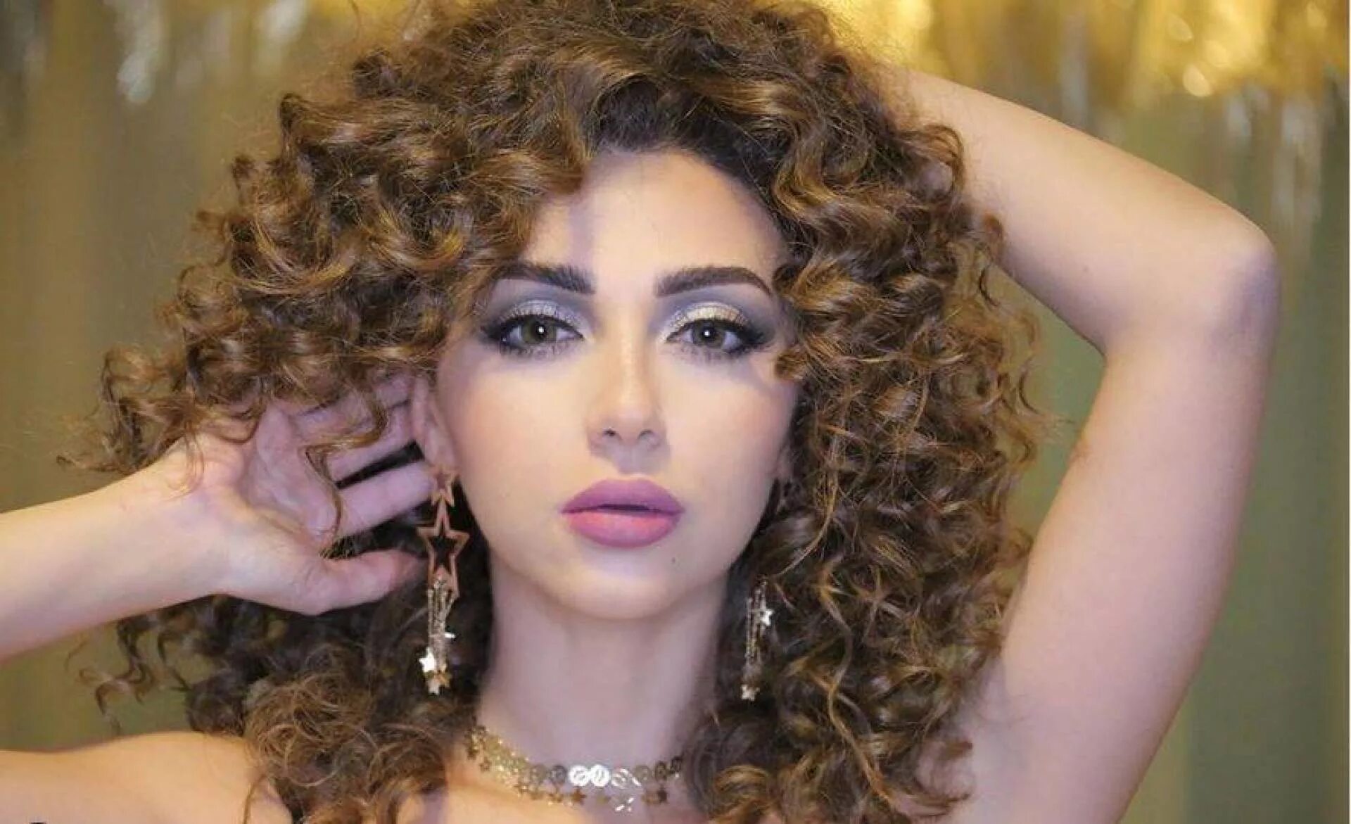 Мириам Фарес. Ливанская певица Мириам Фарес. Мириам Фарес Гморни.