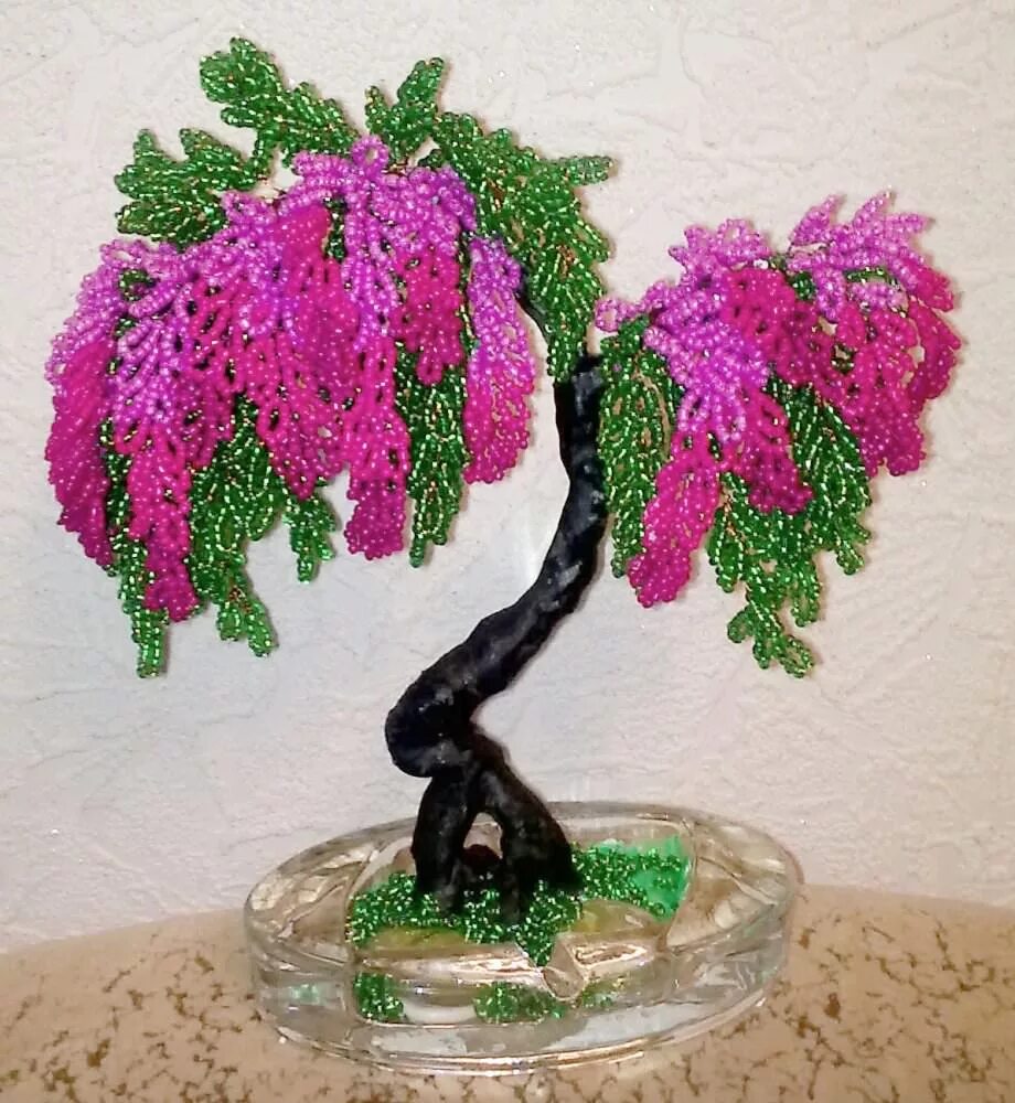 Дерево глициния из бисера. Бисероплетение деревьев цветов. Глициния бонсай из бисера. Бонсай сирень. Бисероплетение-красивые деревья.