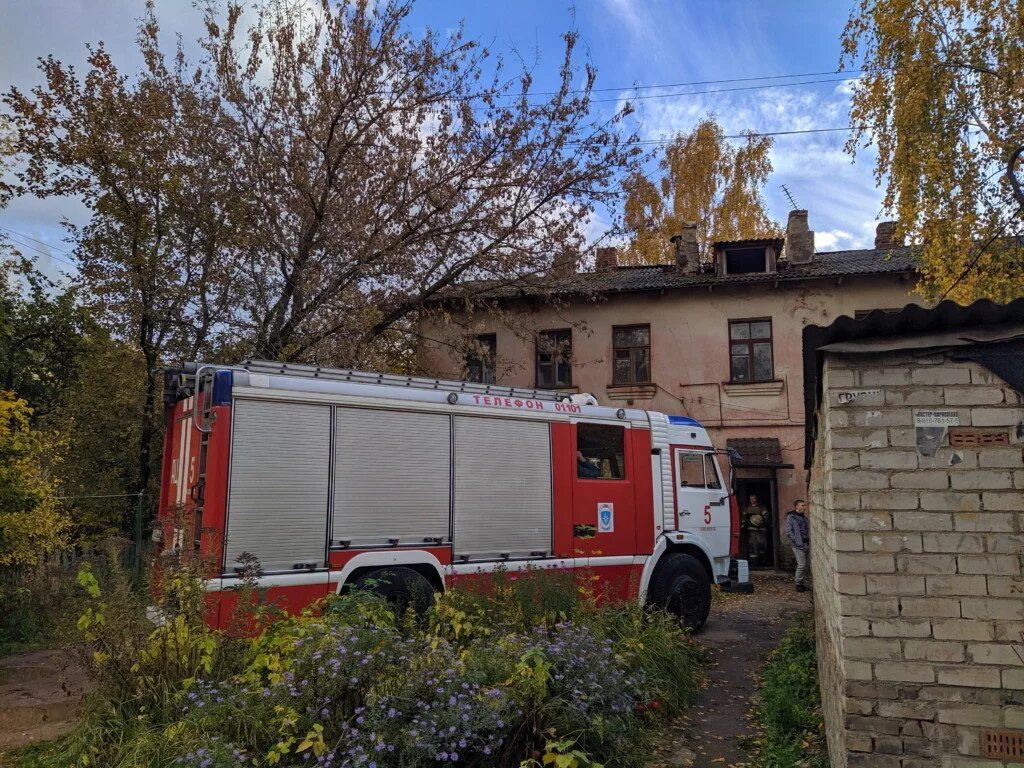 Пожар на Черняховского. Пожар на ул Черняховского сегодня. Сгорел дом на Черняховского Пермь. Пожар в квартире на Черняховского Курск. Горел дом черняховского