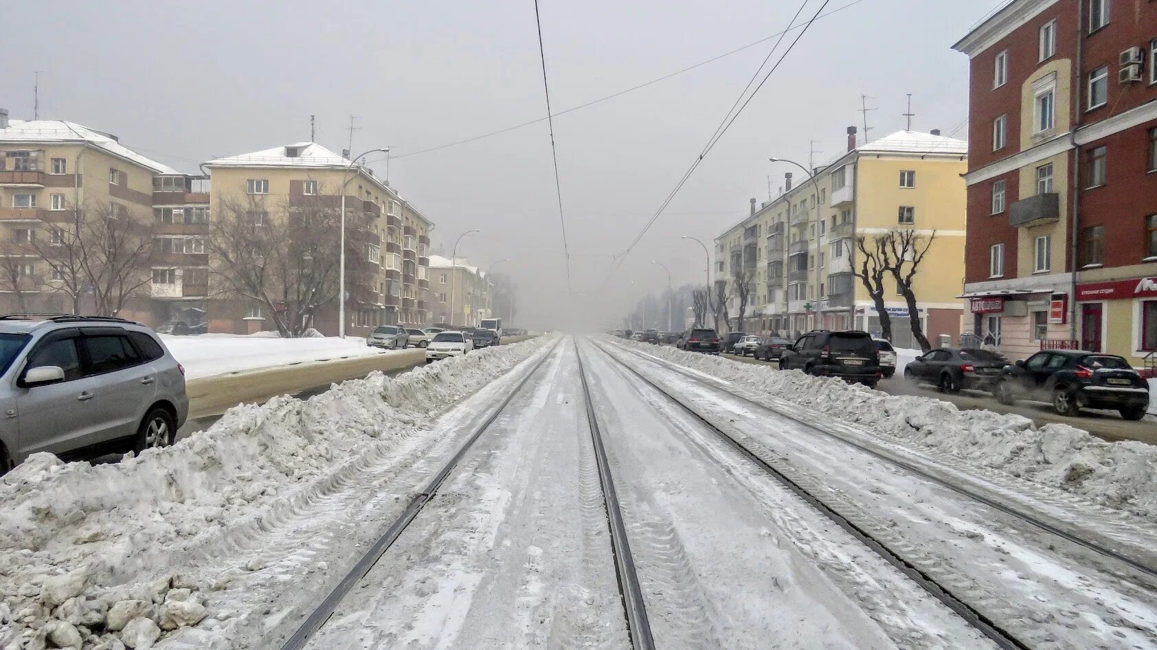 Г кемерово зимняя. Кемерово зима. Кемерово зимой. Кемерово снег набережная. Кемерово зимой улицы.