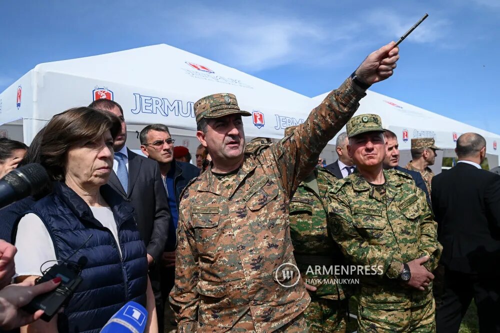 Военная колонна. Военные Азербайджана. Армия Армении. Военная техника Армении. Азербайджан захватил