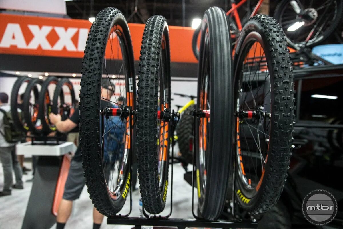 Maxxis recon race. Maxxis Recon Race 29x2.25. Maxxis Recon Race 29. Maxxis Forekaster Brown.