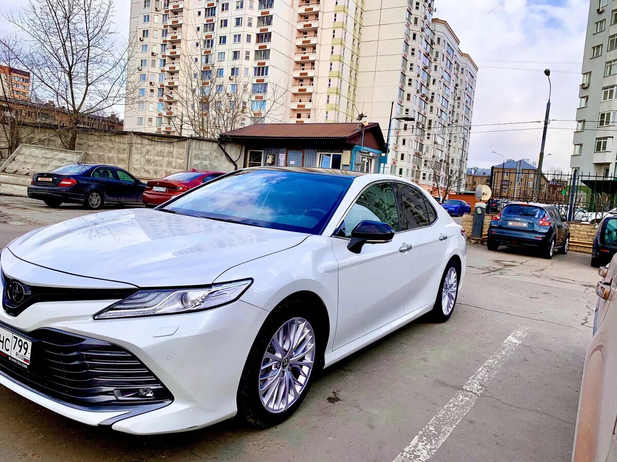 Toyota camry xv70 3. 5. 5 2018 черная. Toyota camry 70 белый перламутр. тойота камри 2018 белая.