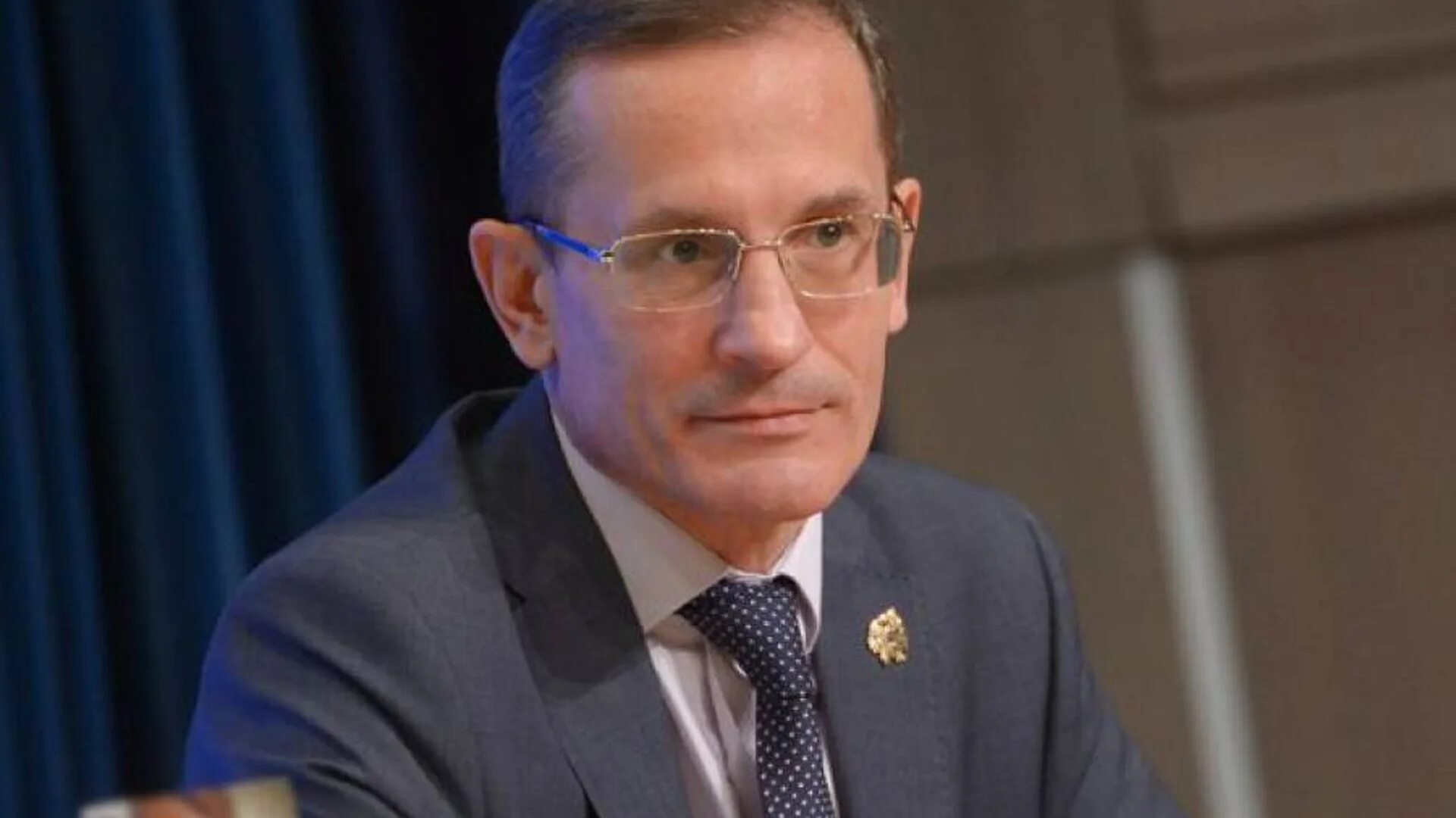 М ю мягков. Мягков мгимо.