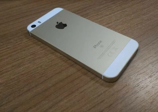 Iphone se 128gb аккумулятор. Айфон se золотой. 5 Золото. Айфон 1999 года.