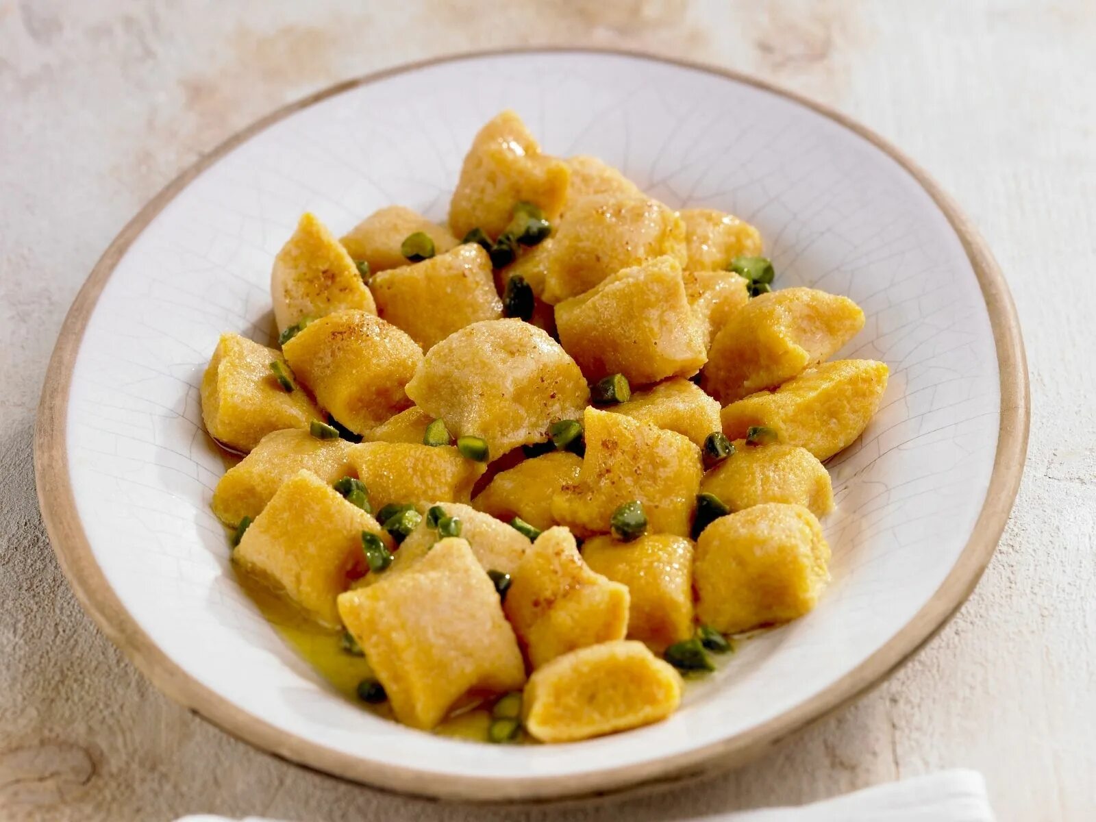 Ньокки из картофеля рецепт. Кукурузные ньокки. ньокки семолина. картофельные клецки нья. жареные клецки.