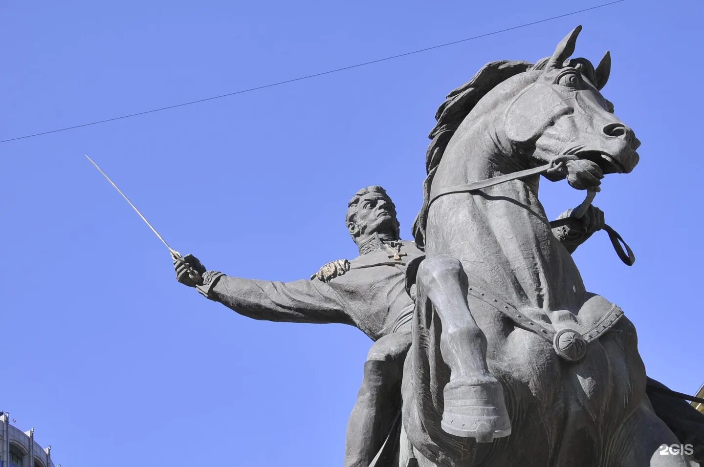 Памятник советскому военачальнику на коне. Памятник багратиону в москве. багратион полководец памятник. конный памятник полководцу георгию саакадзе. памятник багратиону в москве на кутузовском.