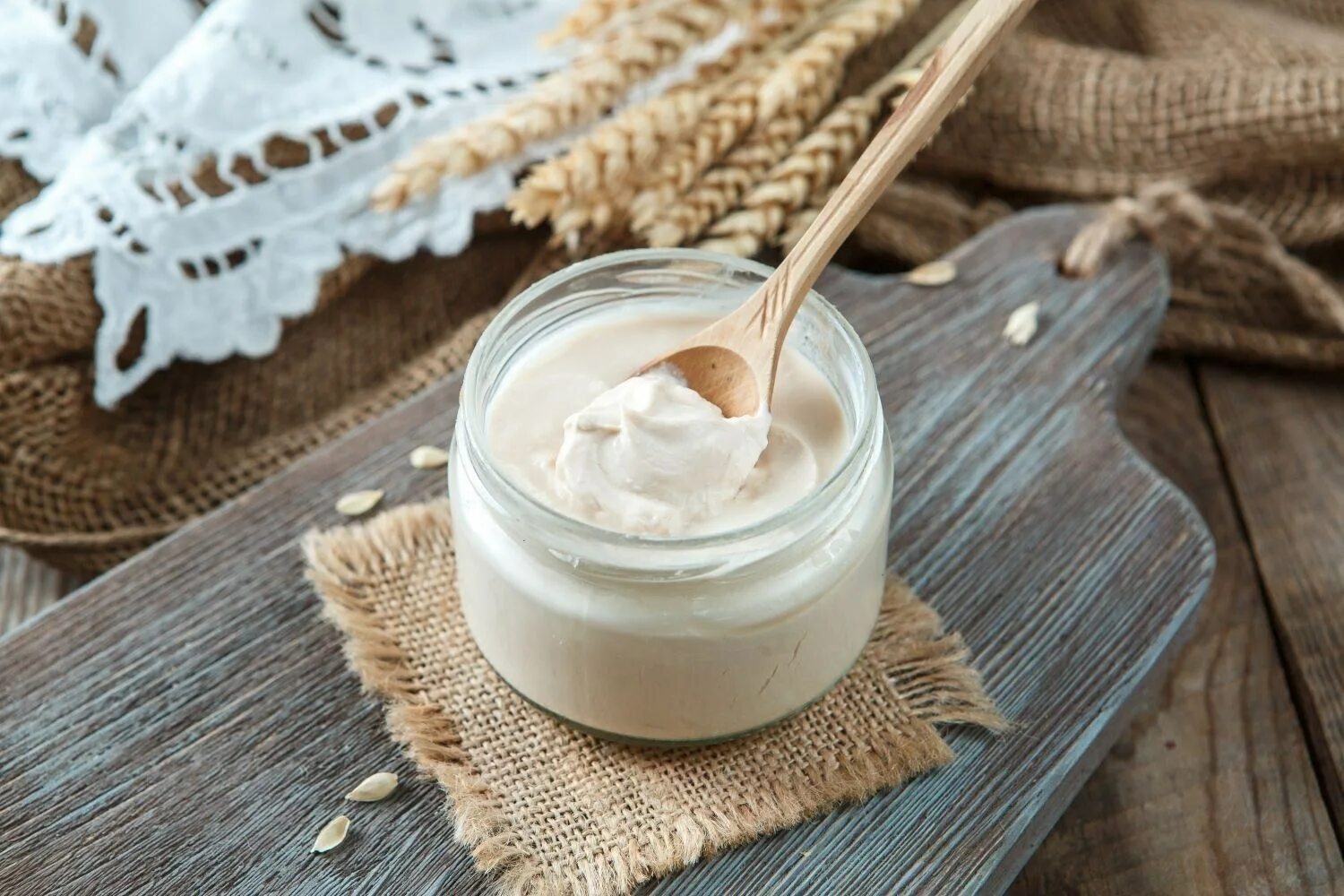 Сливки каймак. Сметана. Сметана домашняя. Сметана домашняя. Молочные продукты.
