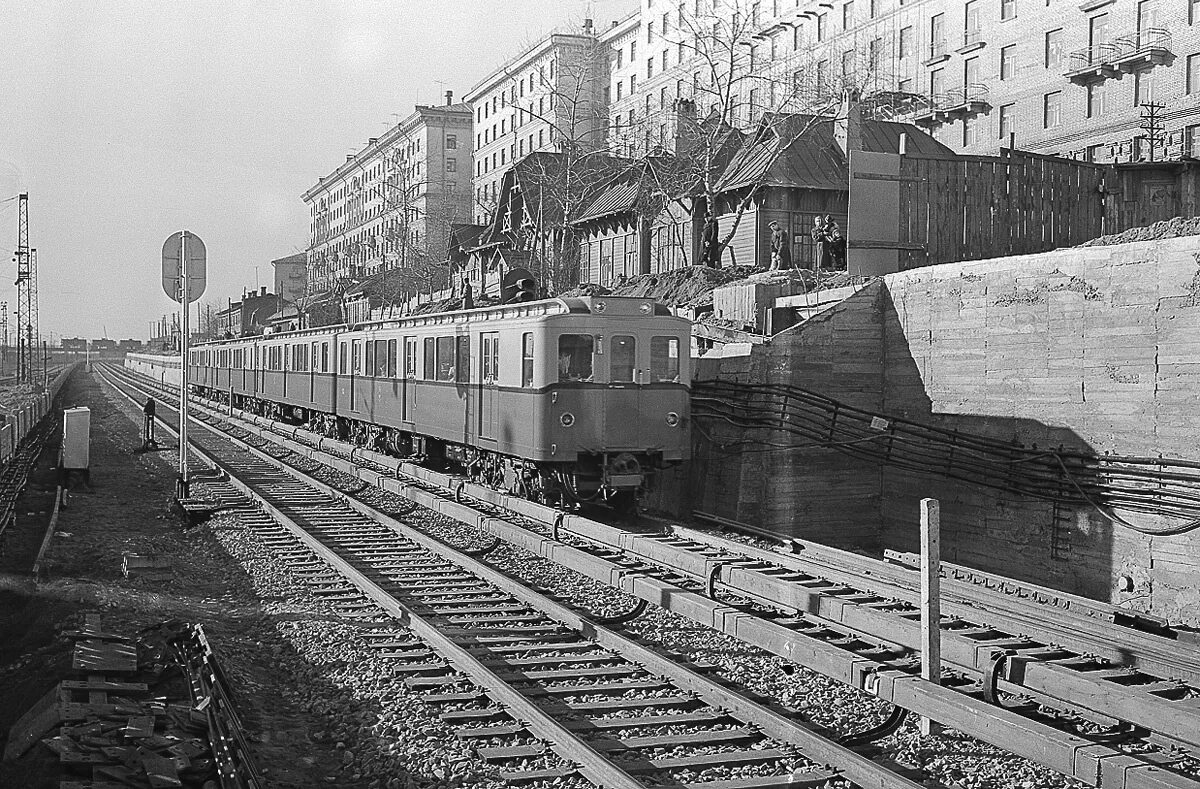 Станция Филевской линии 1958. Станция метро Студенческая 1958. Станция метро Студенческая Филевской линии. Станция метро Кунцевская 1960-е годы. Метро старого года