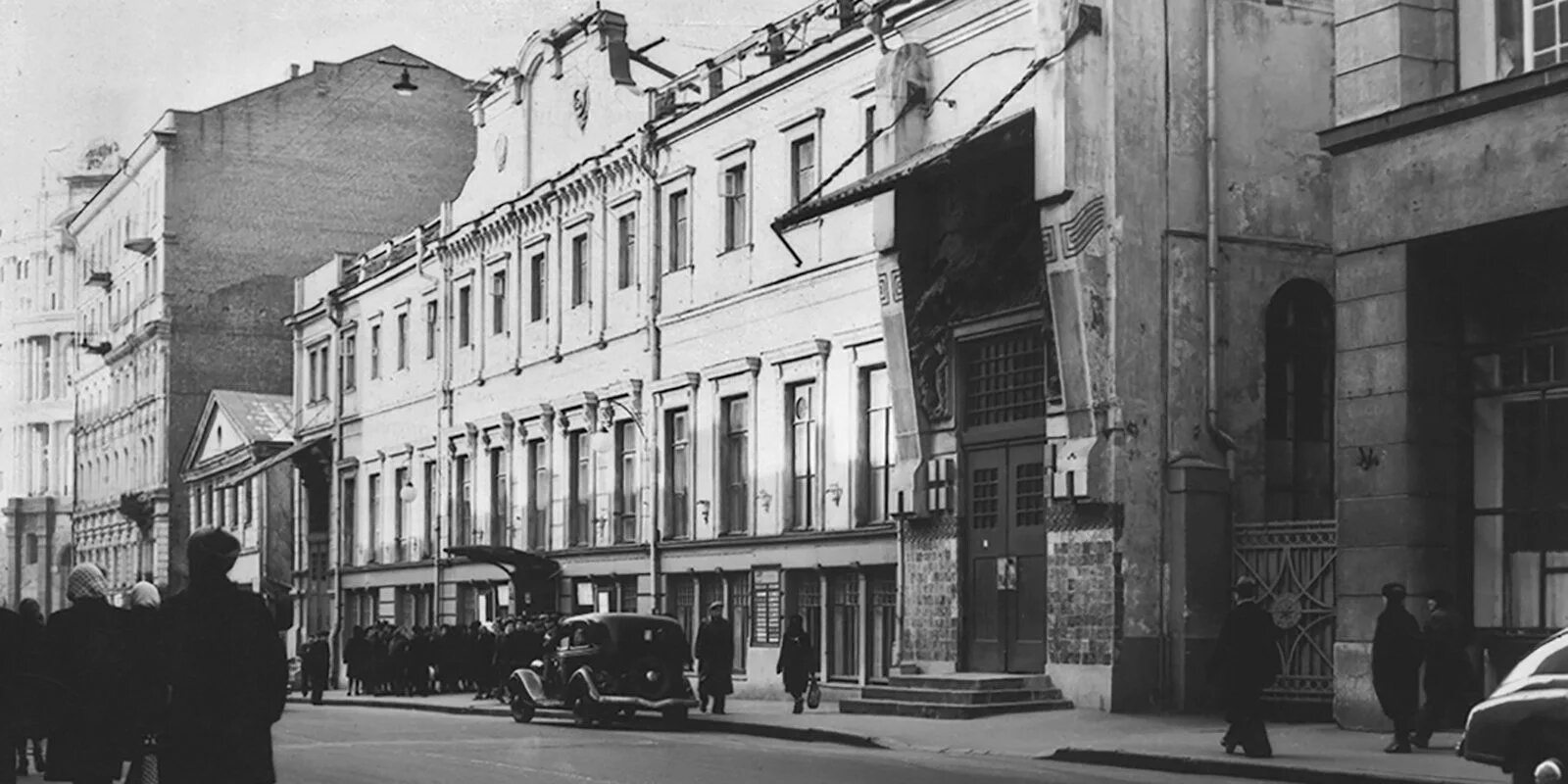 Московский художественный театр 1898. Художественный театр в Москве 1898 Станиславский. Московский художественный театр 1898 здание. Московский художественный театр 1898 Архитектор. Основание мхт