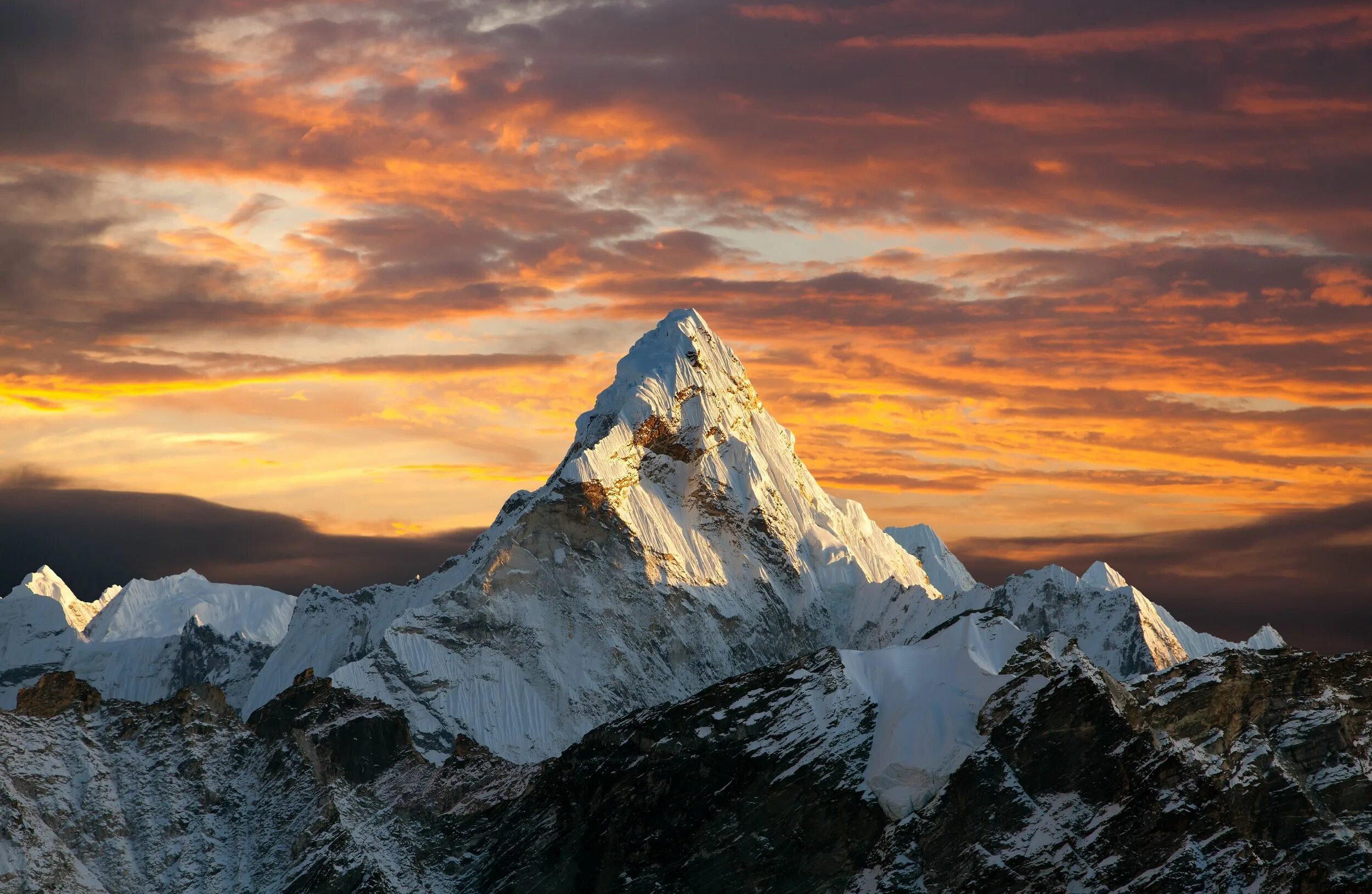 Гималаи Эверест Джомолунгма. Гора Эверест (Джомолунгма). Гималаи. Вершины: гора Джомолунгма (Эверест),. Денали Белуха Чогори Эверест Канченджанга.